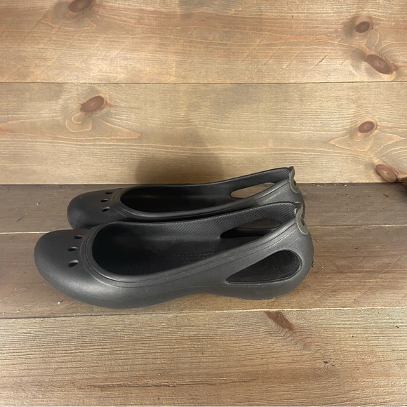 Crocs kadee womens size 8 shoes black rubber slip on comfort flats sandals - Picture 1 of 8